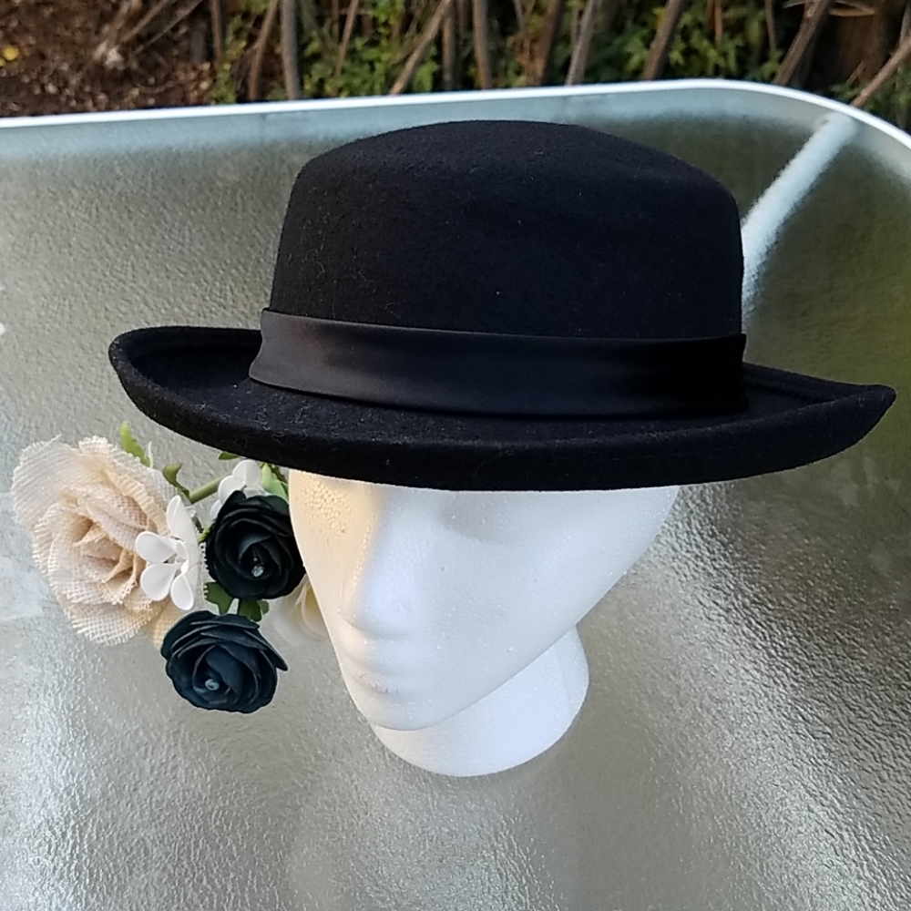 Black wool felt hat